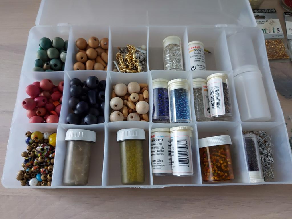 Heel veel kralen, sterretjes, pailletten, Ophalen of Verzenden