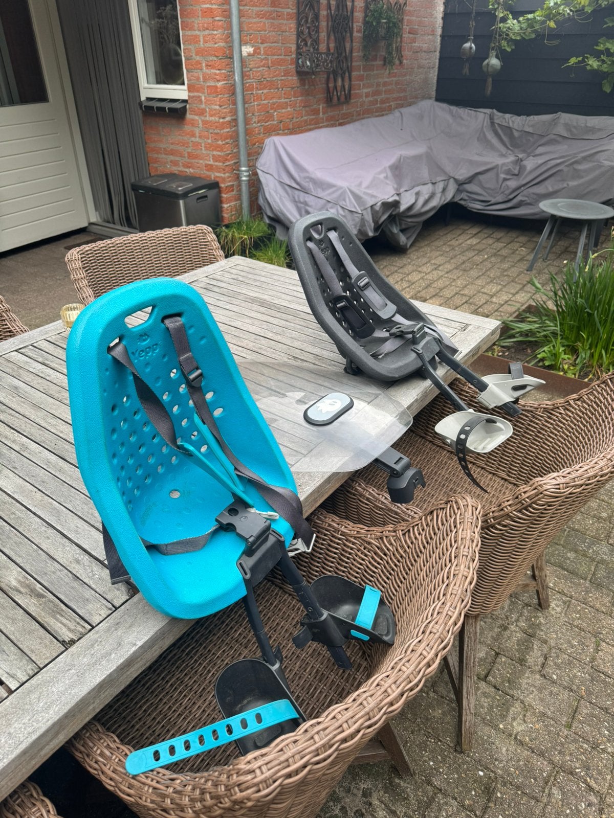 2 Yepp voorzitjes met adapter en 1 windscherm, Fietsen en Brommers, Fietsaccessoires | Fietsstoeltjes, Ophalen, Voorzitje, 0 t/m 13 kg