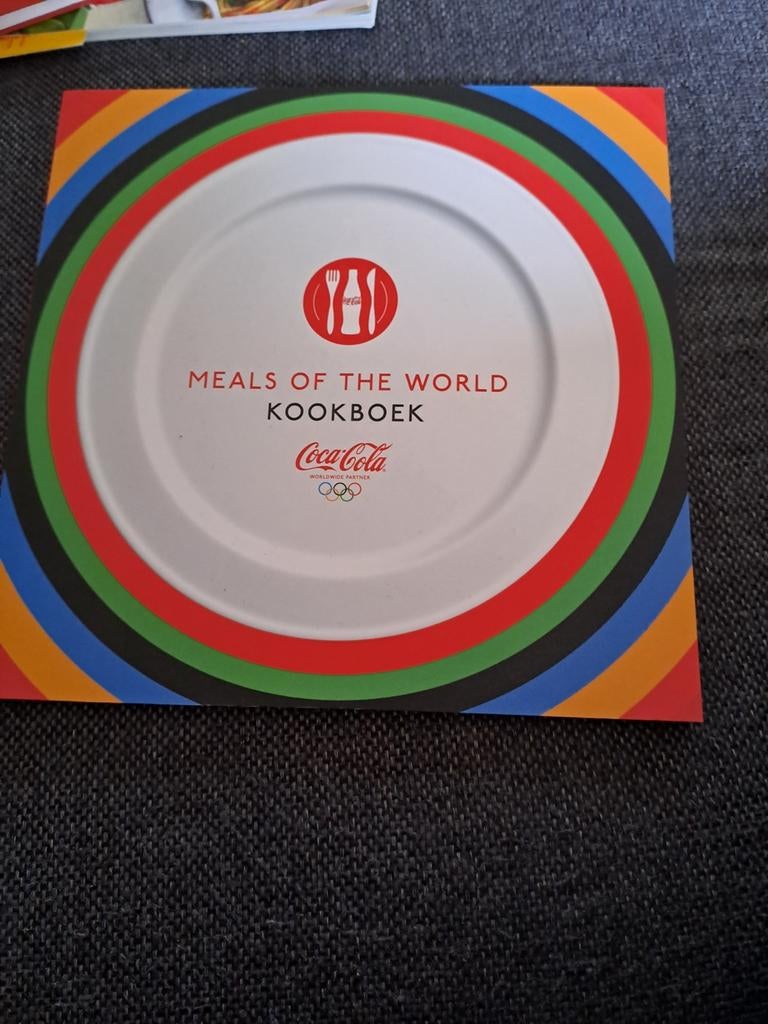 Coca Cola 'Meals of the World' Kookboek - Verzamelaarsobject, Ophalen of Verzenden