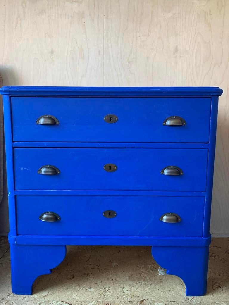Mooie stevige commode in gave blauwe kleur, Huis en Inrichting, Kasten | Ladekasten, Ophalen, Gebruikt, 50 tot 100 cm, Minder dan 100 cm