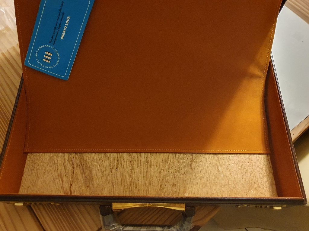 Attachékoffer, Slot, Ophalen of Verzenden, Zo goed als nieuw, Minder dan 35 cm