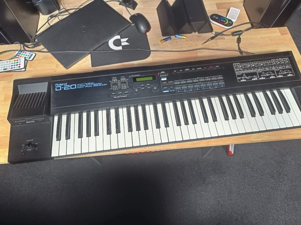 Roland D20 Synthesizer met klein probleem, Ophalen, Gebruikt, 61 toetsen, Roland