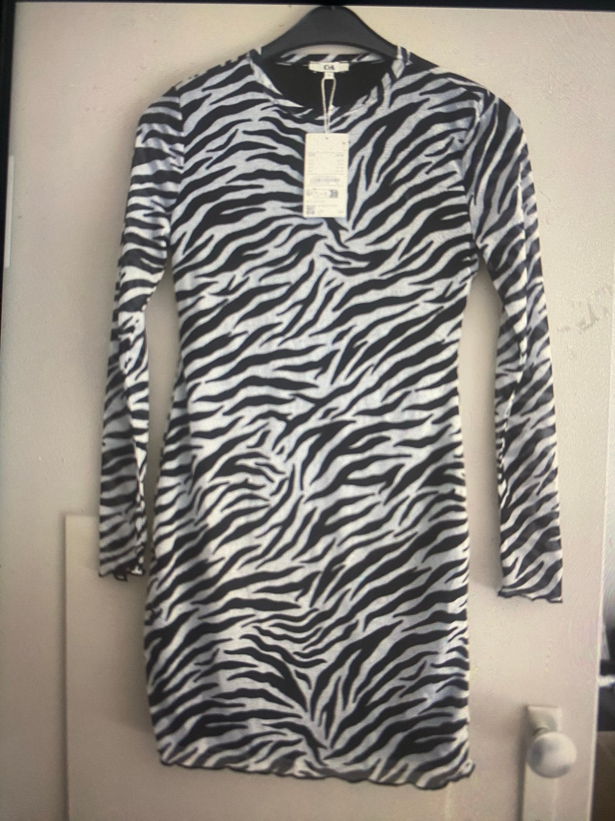 NIEUW Zebraprint jurk met lange mouwen maat m event met tas, Kleding | Dames, Maat 38/40 (M), Zwart, Nieuw, Ophalen of Verzenden