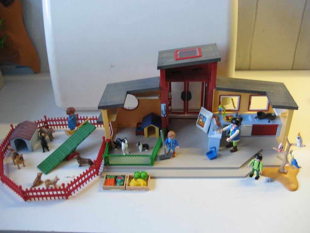 playmobil 9275 groot dierenpension met veel honden, Kinderen en Baby's, Speelgoed | Playmobil, Ophalen of Verzenden, Zo goed als nieuw