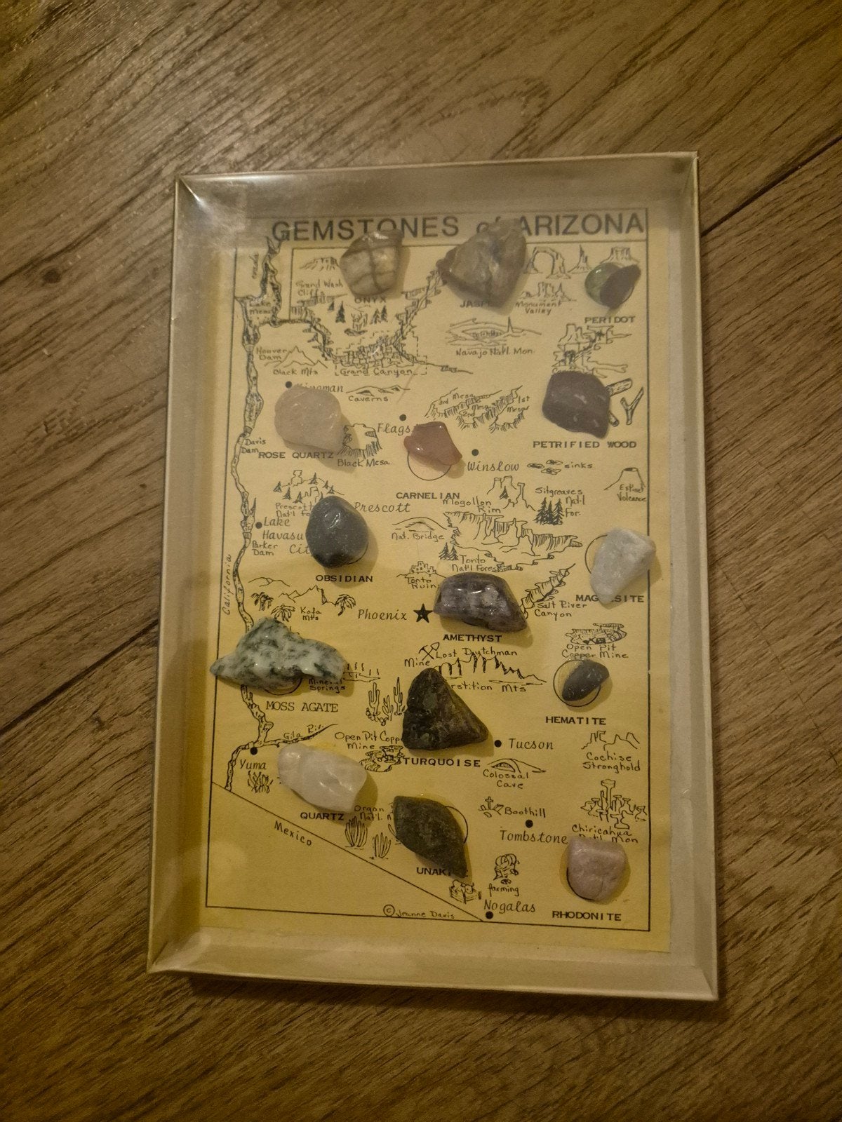 Gemstones of Arizona
Zie foto
Verzendkosten € 4.40
Bekijk oo, Verzamelen, Mineralen en Fossielen, Ophalen of Verzenden, Mineraal