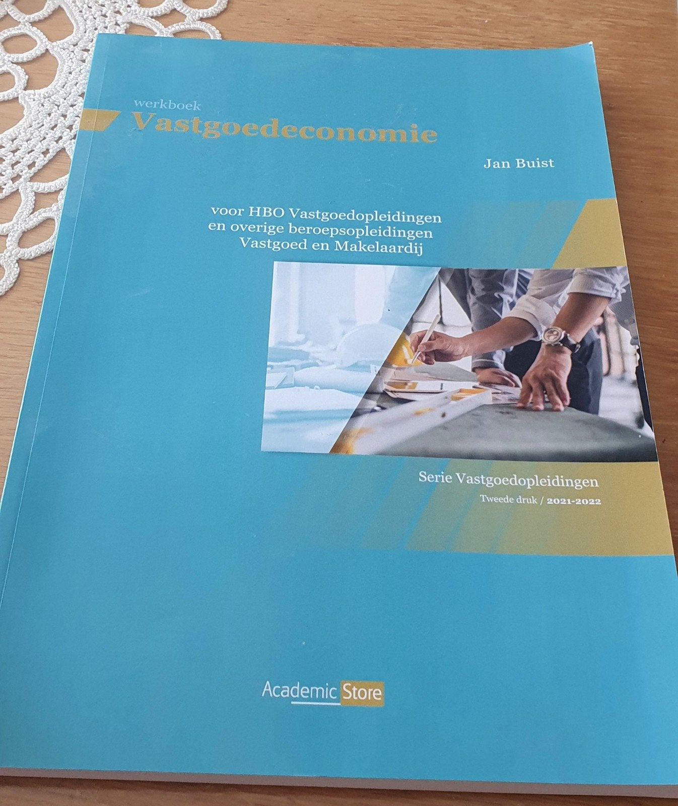 Jan Buist - Vastgoedeconomie - Werkboek, Ophalen of Verzenden, Zo goed als nieuw, Overige niveaus, Jan Buist