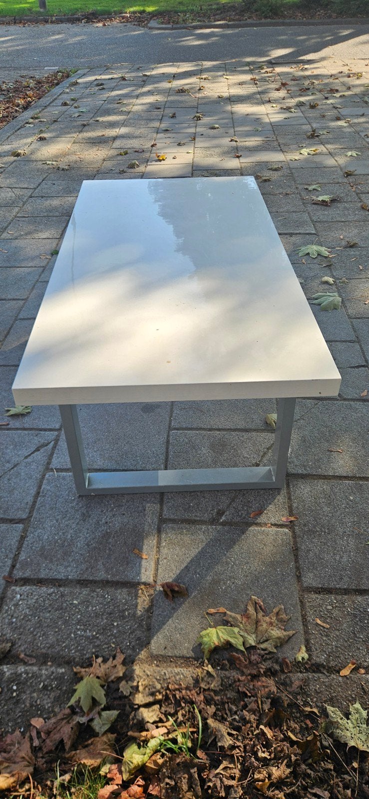Moderne salontafel wit met metalen onderstel, Gebruikt, 100 tot 150 cm, Modern, Metaal