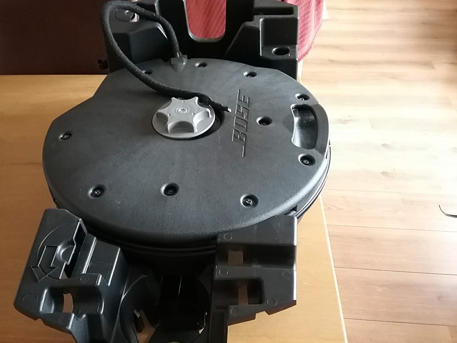 Bose subwoofer voor auto - Compact en krachtig, Auto diversen, Ophalen of Verzenden, Gebruikt