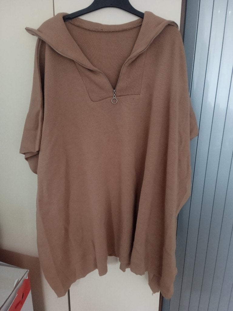 Grijze, camel, bruin poncho Hazal boutique (one size), Maat 38/40 (M), Nieuw, Ophalen of Verzenden, Hazal boutique
