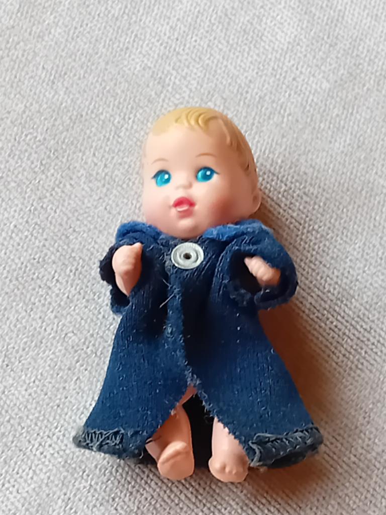 Klein antieke poppetje (6cm groot), Verzamelen, Poppen, Ophalen, Zo goed als nieuw, Pop