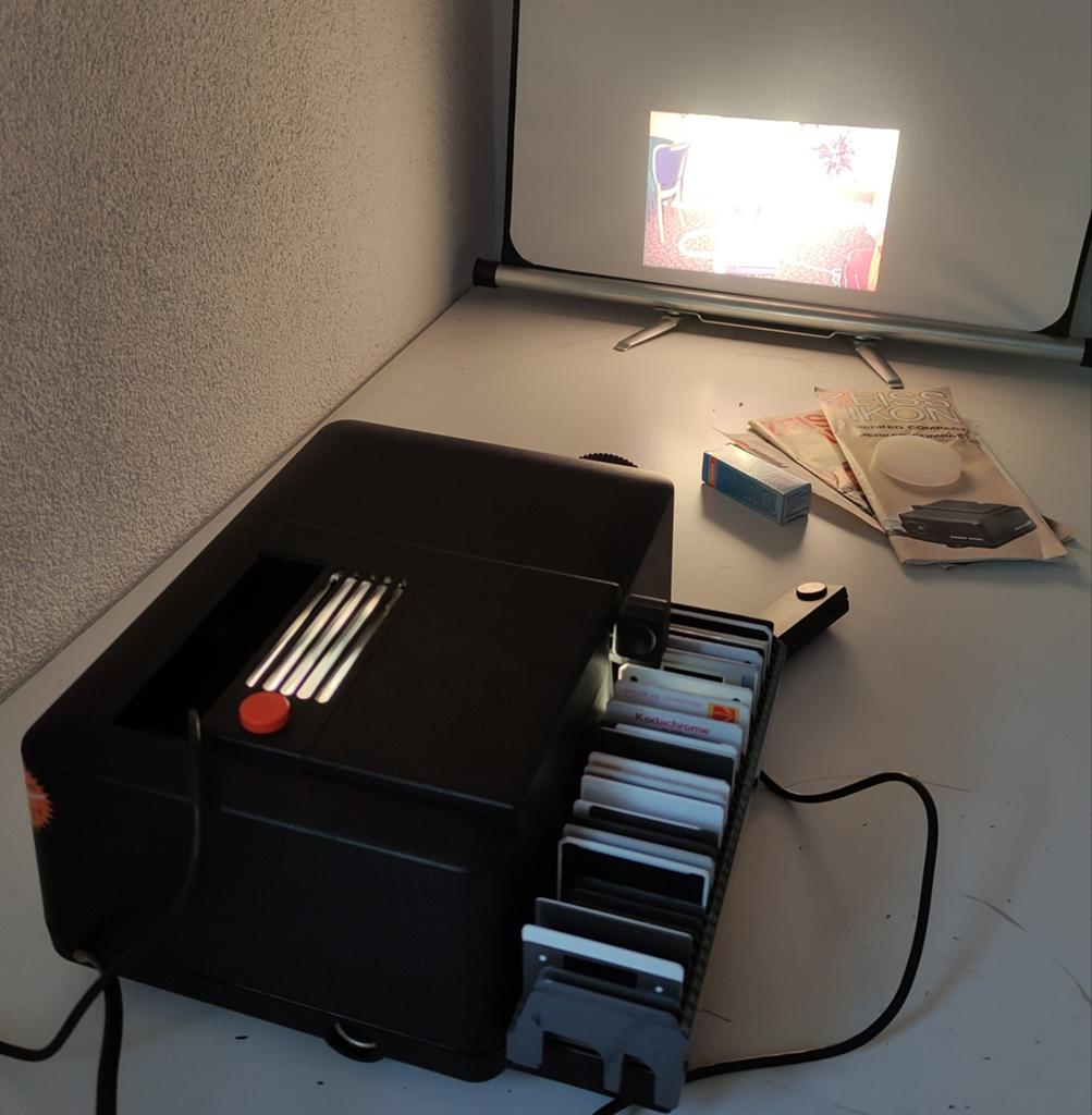 ZEISS IKON COMPACT AUTOFOCUS DIAPROJECTOR met RESERVELAMP, Ophalen of Verzenden