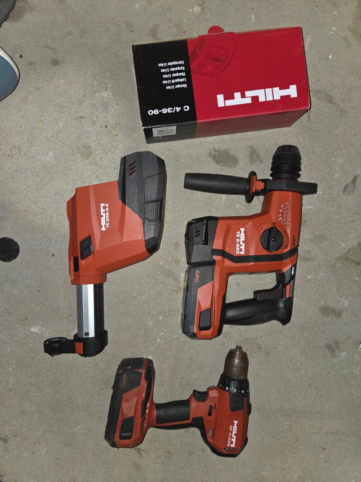 Hilti Klopboormachine (nieuw) en Schroefmachine (gebruikt), Doe-het-zelf en Verbouw, Ophalen of Verzenden, Zo goed als nieuw, Boor- en Schroefmachine