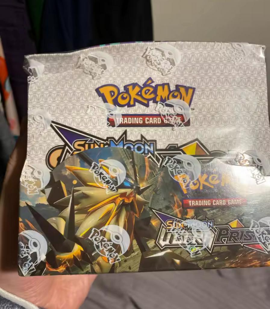Pokemon booster box Sun and Moon, Hobby en Vrije tijd, Verzamelkaartspellen | Pokémon, Ophalen of Verzenden, Nieuw, Boosterbox