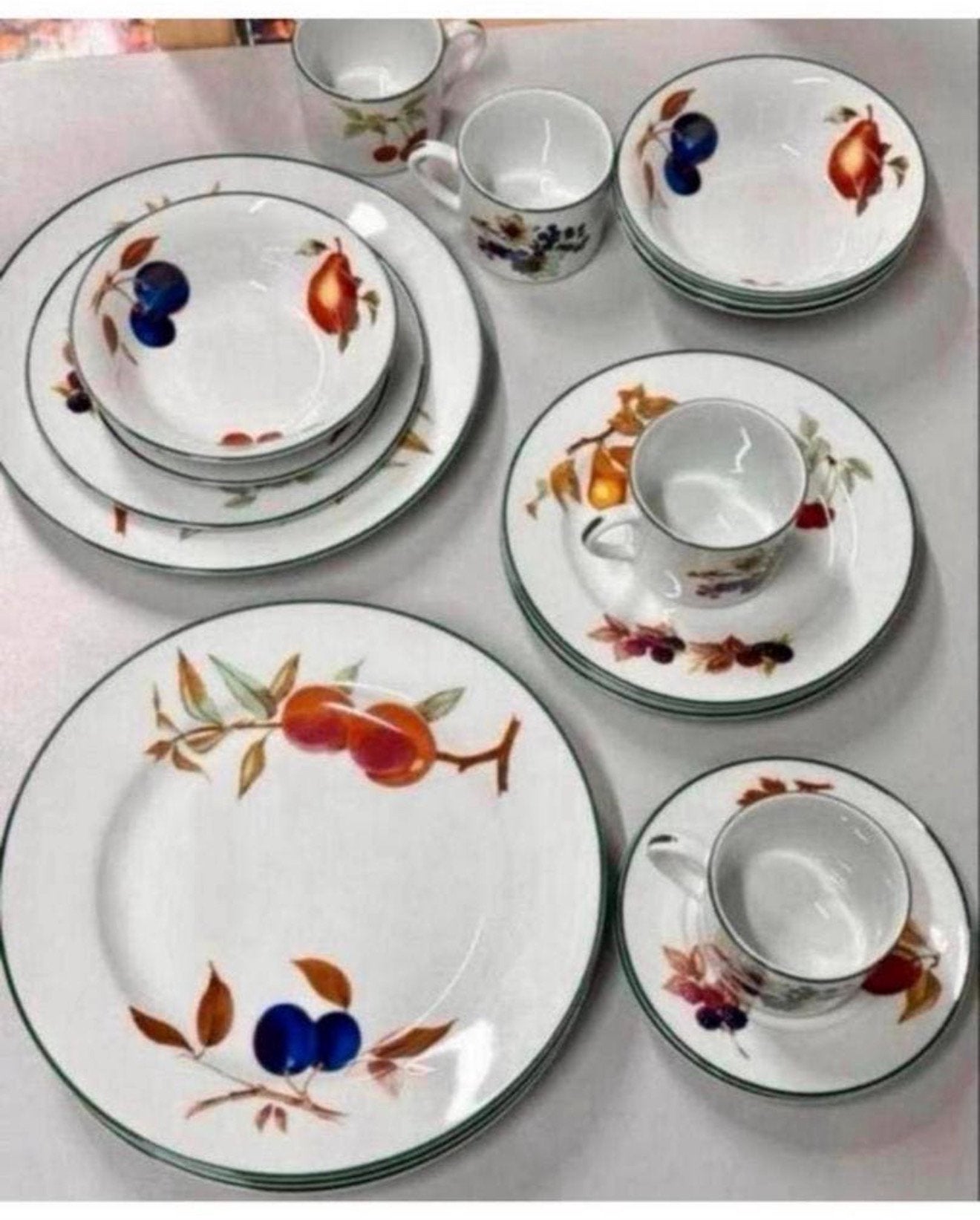 Royal Worcester Evesham Vale - 20 delig servies - Tableware, Antiek en Kunst, Ophalen of Verzenden