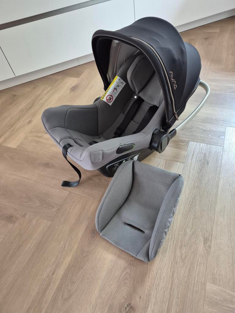 Nuna autostoel met zonnekap en verkleiner, Zijbescherming, 0 t/m 13 kg, Ophalen, Overige merken