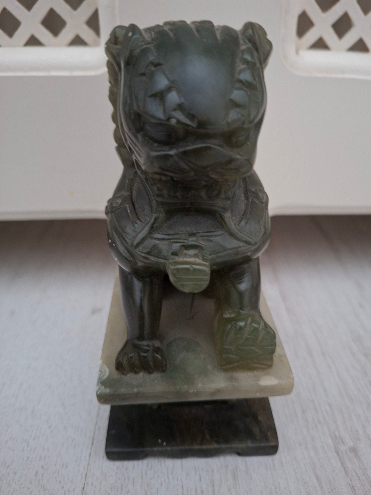 Chinees Jade Leeuw Beeldje op Sokkel, Ophalen, Minder dan 20 cm, Zoogdier, Steen of Keramiek