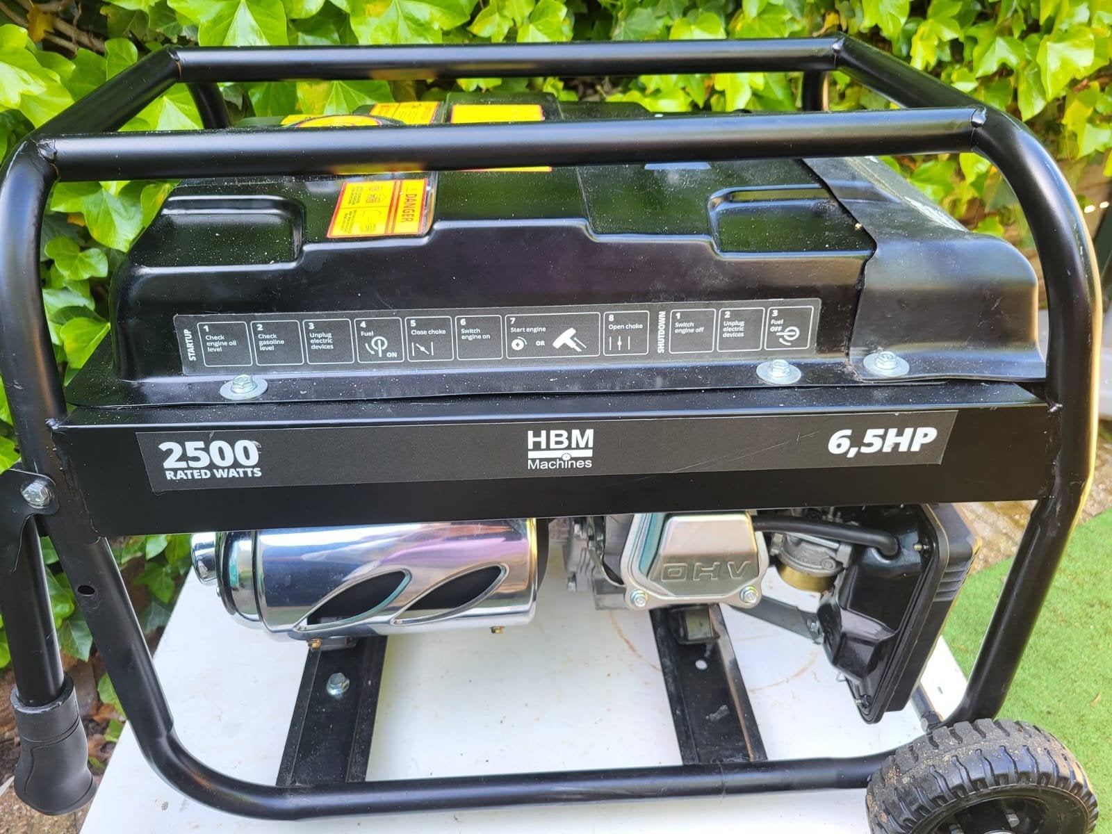 Aggregaat, Doe-het-zelf en Verbouw, Aggregaten, Ophalen of Verzenden, Zo goed als nieuw, Minder dan 5 kVA, Benzine