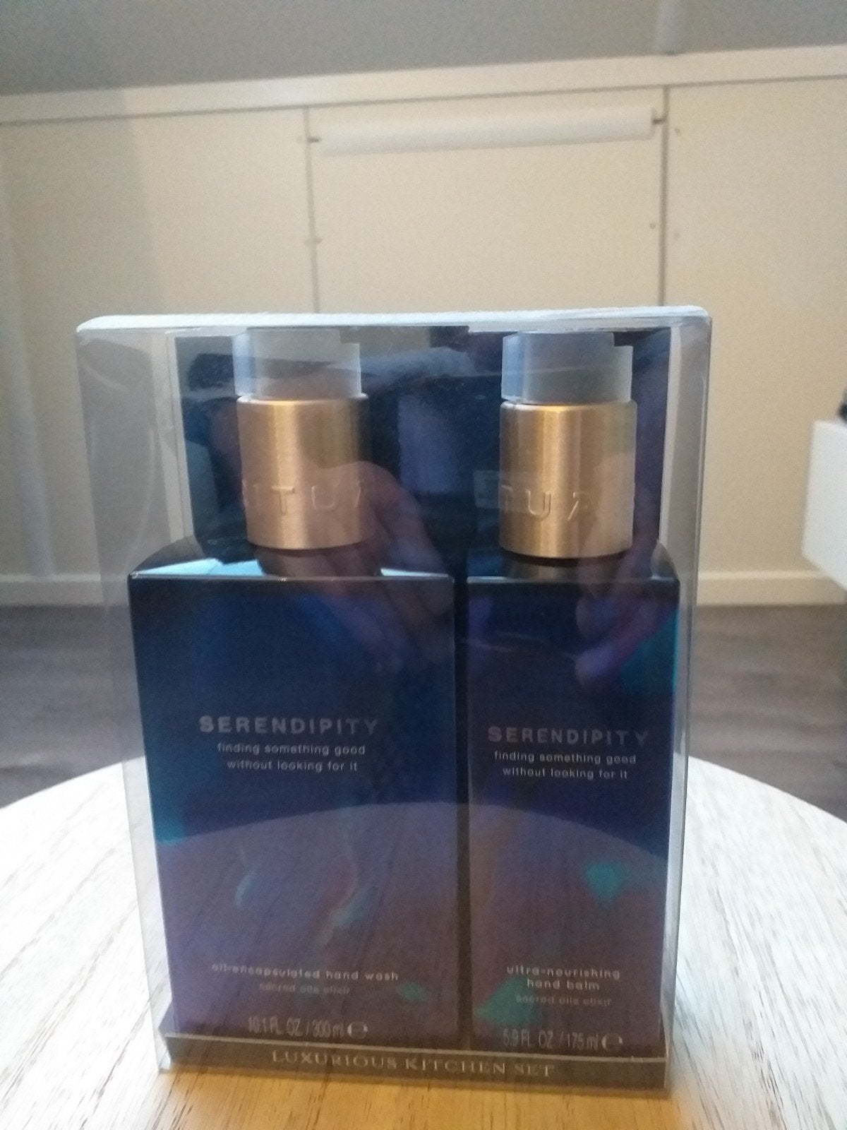 Serendipity Luxe Keukenset: Handzeep & Handbalsem, Huis en Inrichting, Keuken | Keukenbenodigdheden, Ophalen, Overige typen, Kunststof