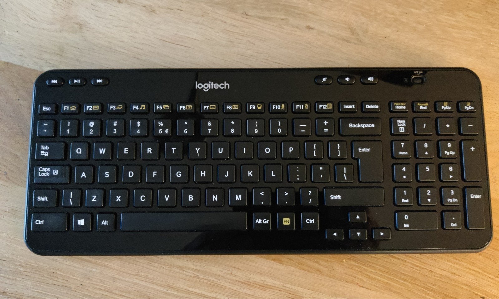 Logitech K360 Draadloos Toetsenbord QWERTY, Logitech, Multimediatoetsen, Ophalen of Verzenden, Zo goed als nieuw