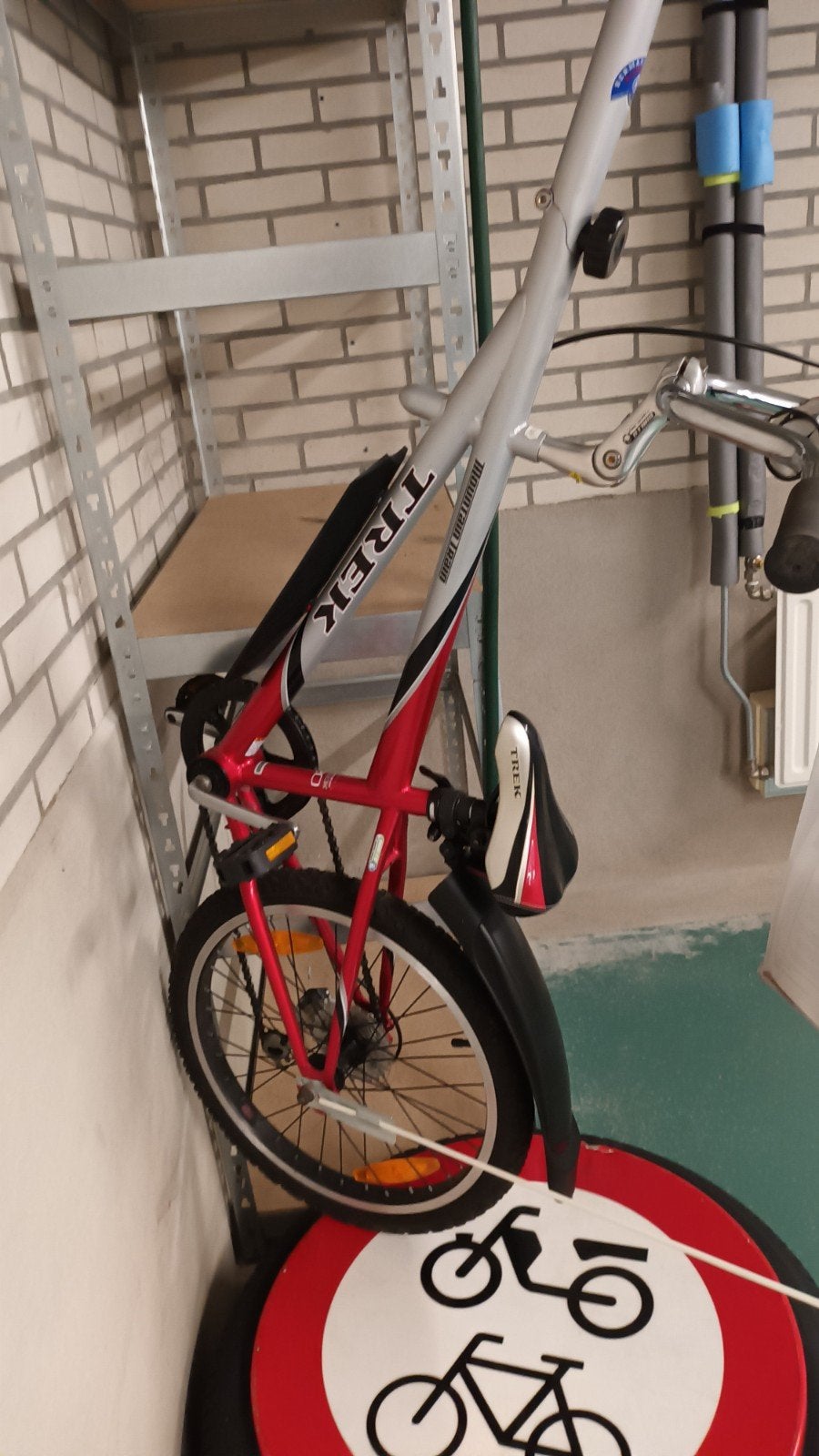 Trek Mountain Train 1200 Kinderfietsaanhanger, Ophalen