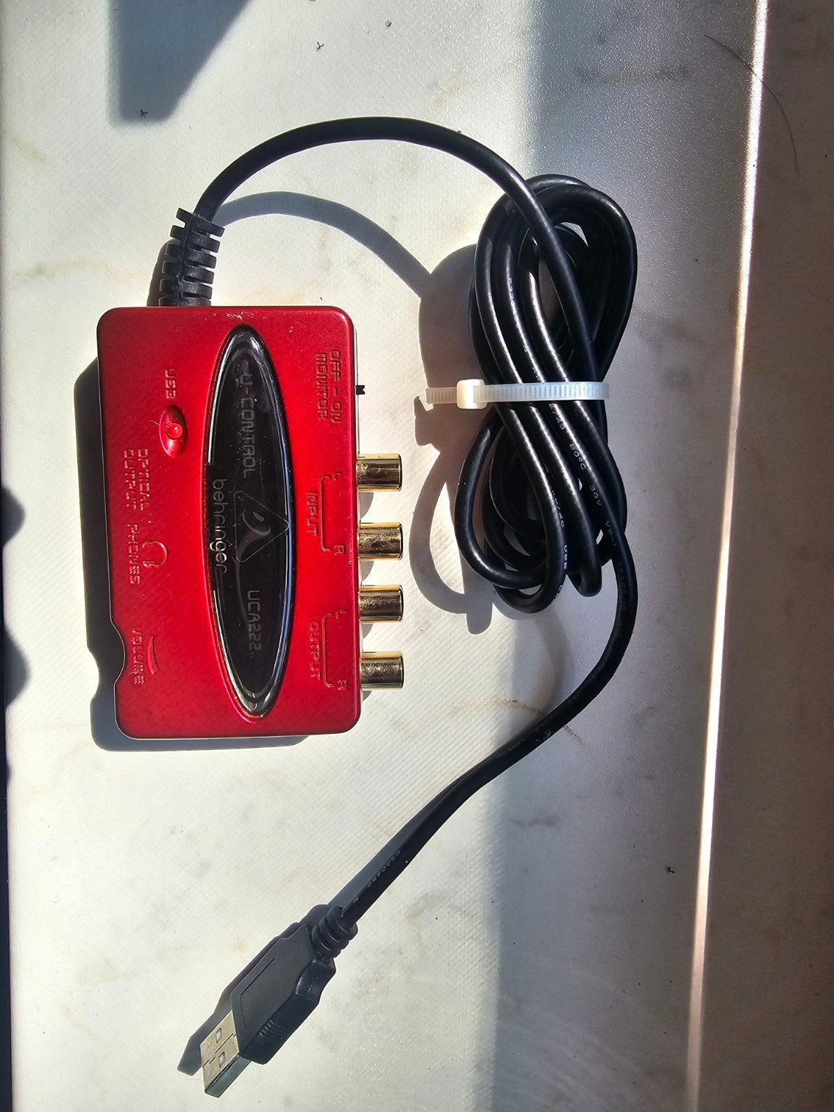 Behringer UCA222 USB Audio Interface - Rood, Ophalen of Verzenden, Gebruikt, Minder dan 2 meter, Overige kabels
