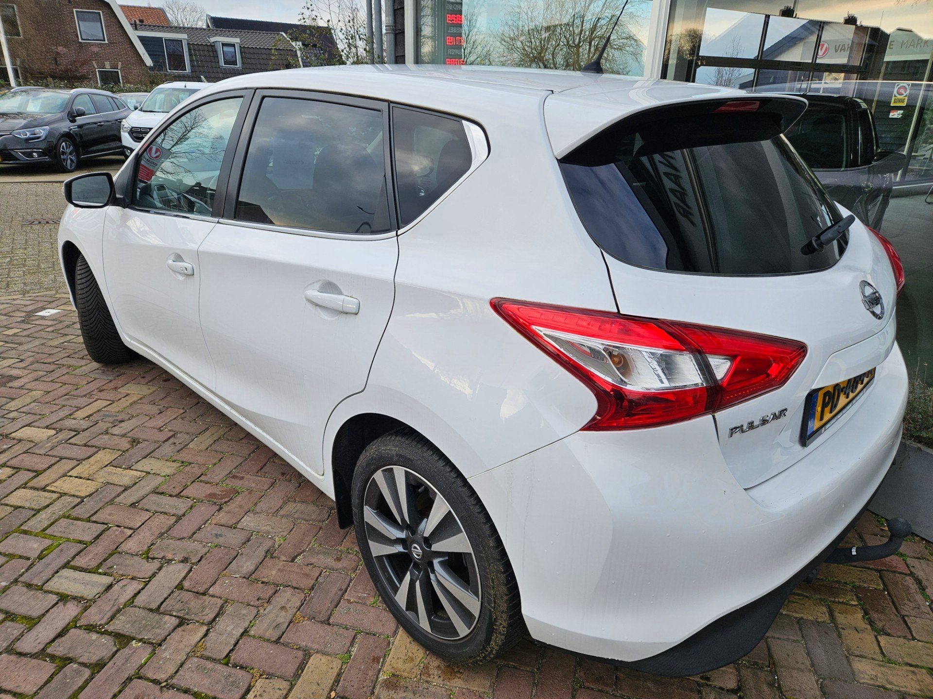 Nissan Pulsar 1.2 DIG-T Business Edition,lederautomaat,trekh, Auto's, Gebruikt, Euro 6, 4 cilinders, 116 pk