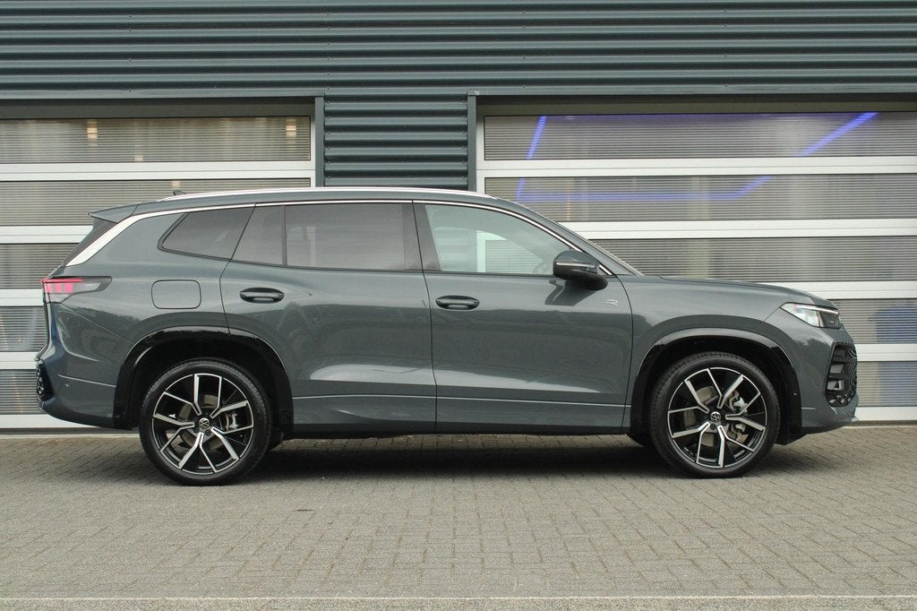 Volkswagen Tayron 1.5 eHybrid 204pk R-Line Edition | SoH 100, Auto's, Volkswagen, 12 maanden, Stof, 150 min, 26 kWh