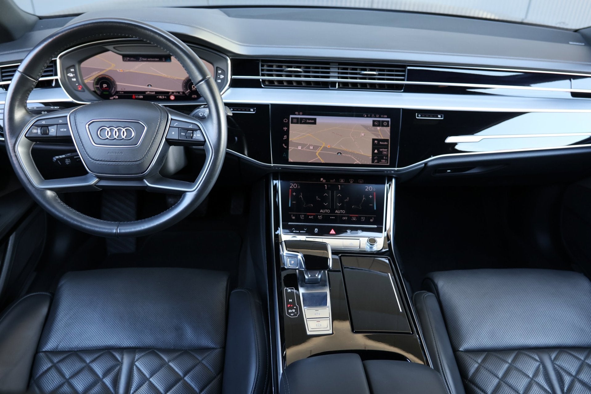 Audi A8 60 TFSI e Quattro | massage v+a | nachtzicht | 4WS |, Automaat, Dealer onderhouden, Verwarmde buitenspiegels, 2995 cc