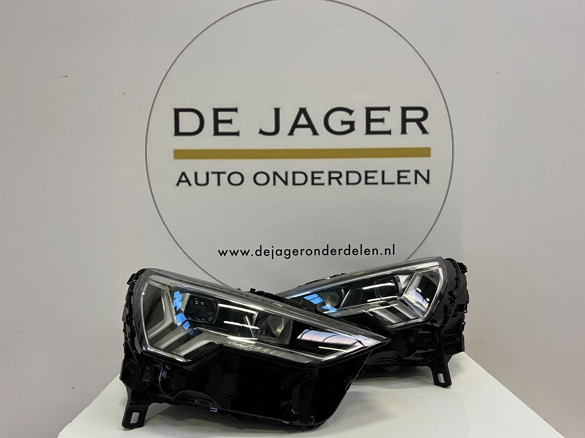 AUDI Q3 SQ3 F3 83A VOL LED KOPLAMPEN SET 83A941034 83A941033, Gebruikt, AUDI AG, Auto-Union-Strasse 1
85045  Ingolstadt, DE, Kundenbetreuung@audi.de