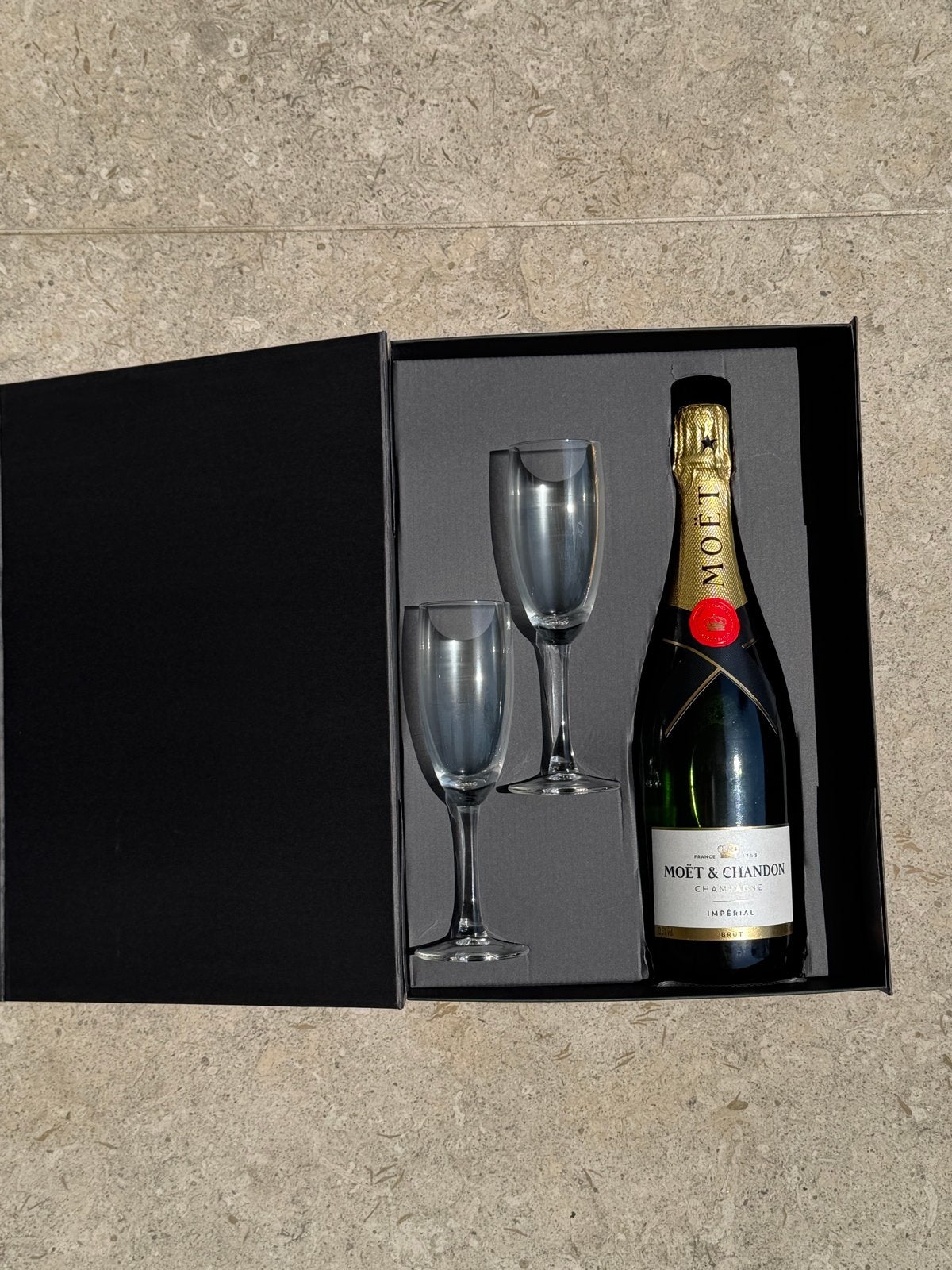 Moët & Chandon Champagne Giftset met 2 Glazen, Meerkleurig, Verzenden, Nieuw, Modern