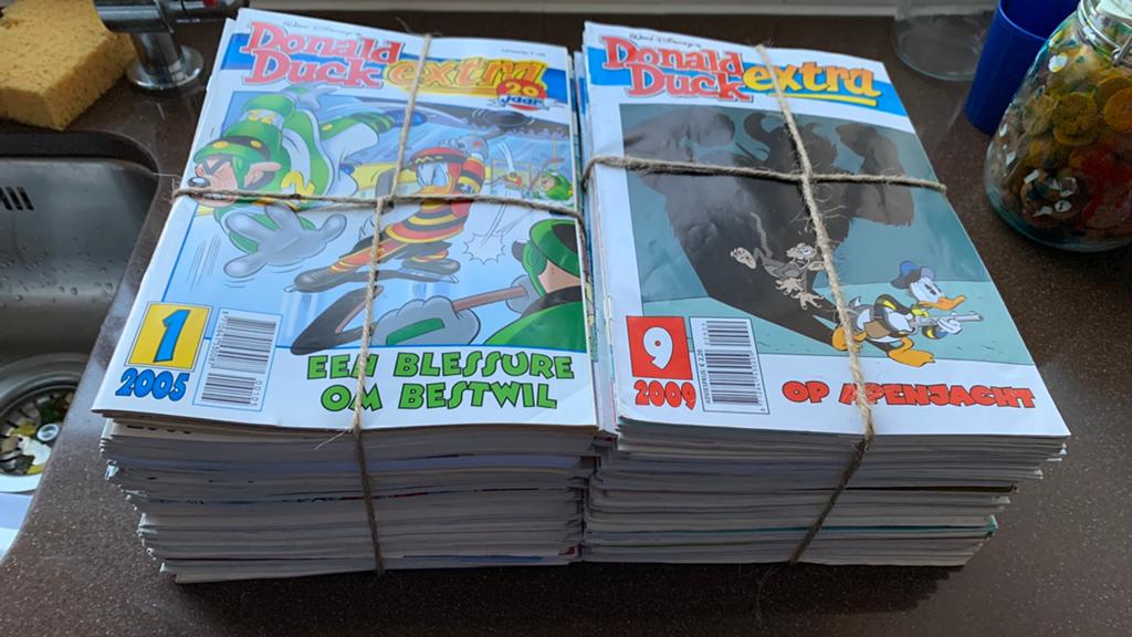 100 donald duck extra’s, Meerdere stripboeken, Ophalen of Verzenden, Gelezen