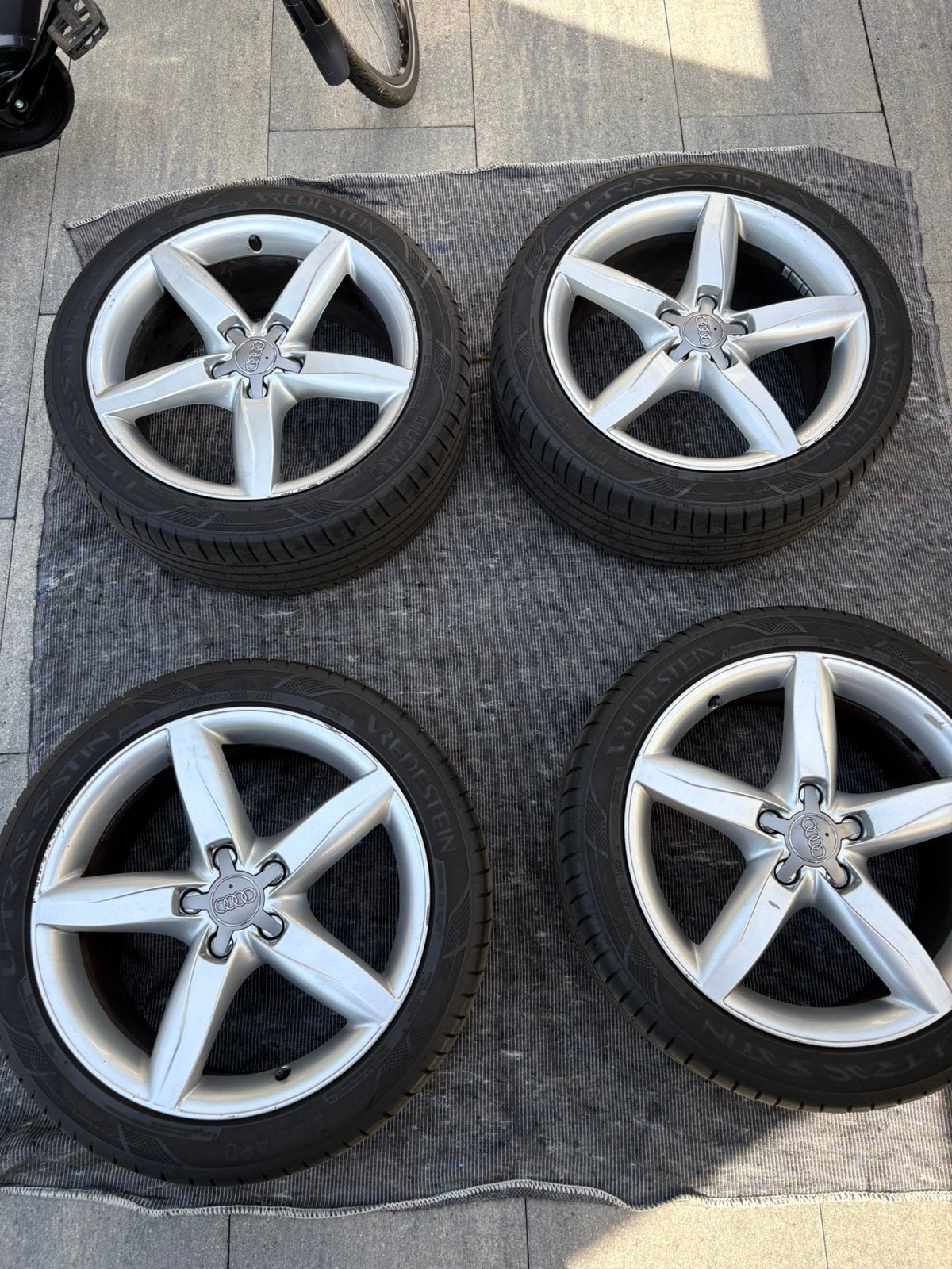18 inch audi sportvelgen, Auto-onderdelen, Banden en Velgen, Ophalen, 18 inch, 245 mm, Velg(en)