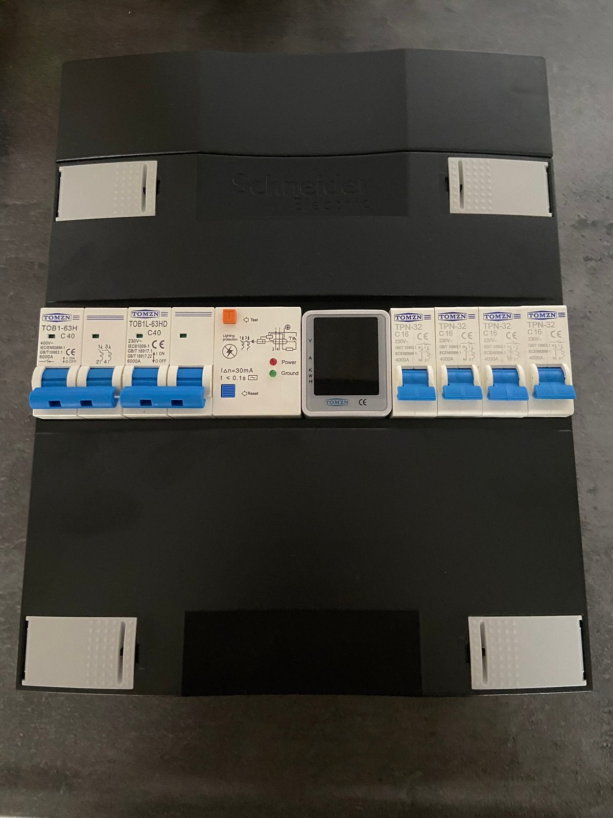 Nieuwe 3 in 1 kWh meter - meterkast - groepenkast - 4x groep, Hobby en Vrije tijd, Ophalen of Verzenden, Nieuw