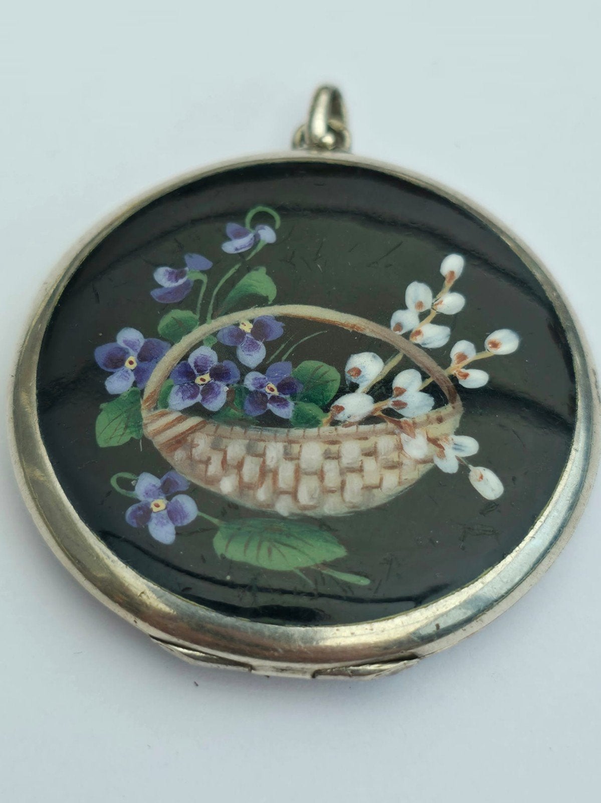 Antieke Zilveren Amulet Hanger Emaille Bloem in mand
Zilverk, Verzenden, Zilver