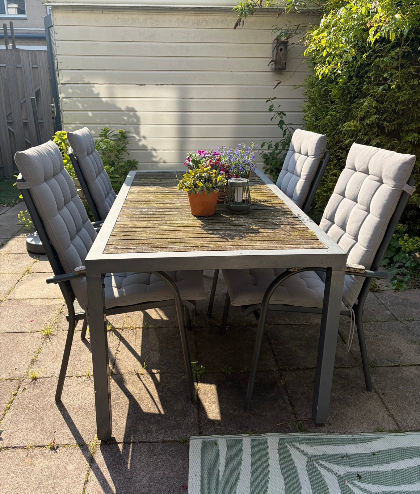 Tuintafel + 4 stoelen incl.stoelkussens.Opknapset, Tuin en Terras, Tuinsets en Loungesets, Ophalen, Gebruikt, Eettafel, 6 zitplaatsen