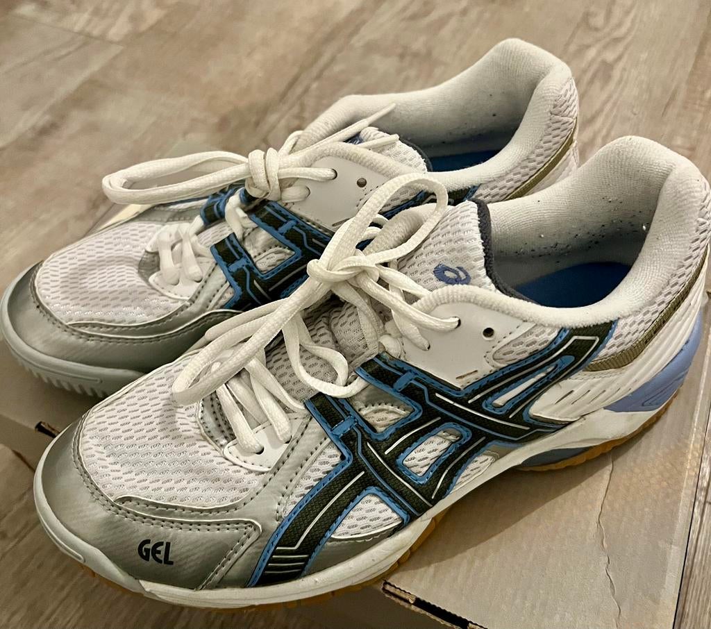 Asics indoorschoenen – maat 38, L00, Schoenen, Zo goed als nieuw, Ophalen