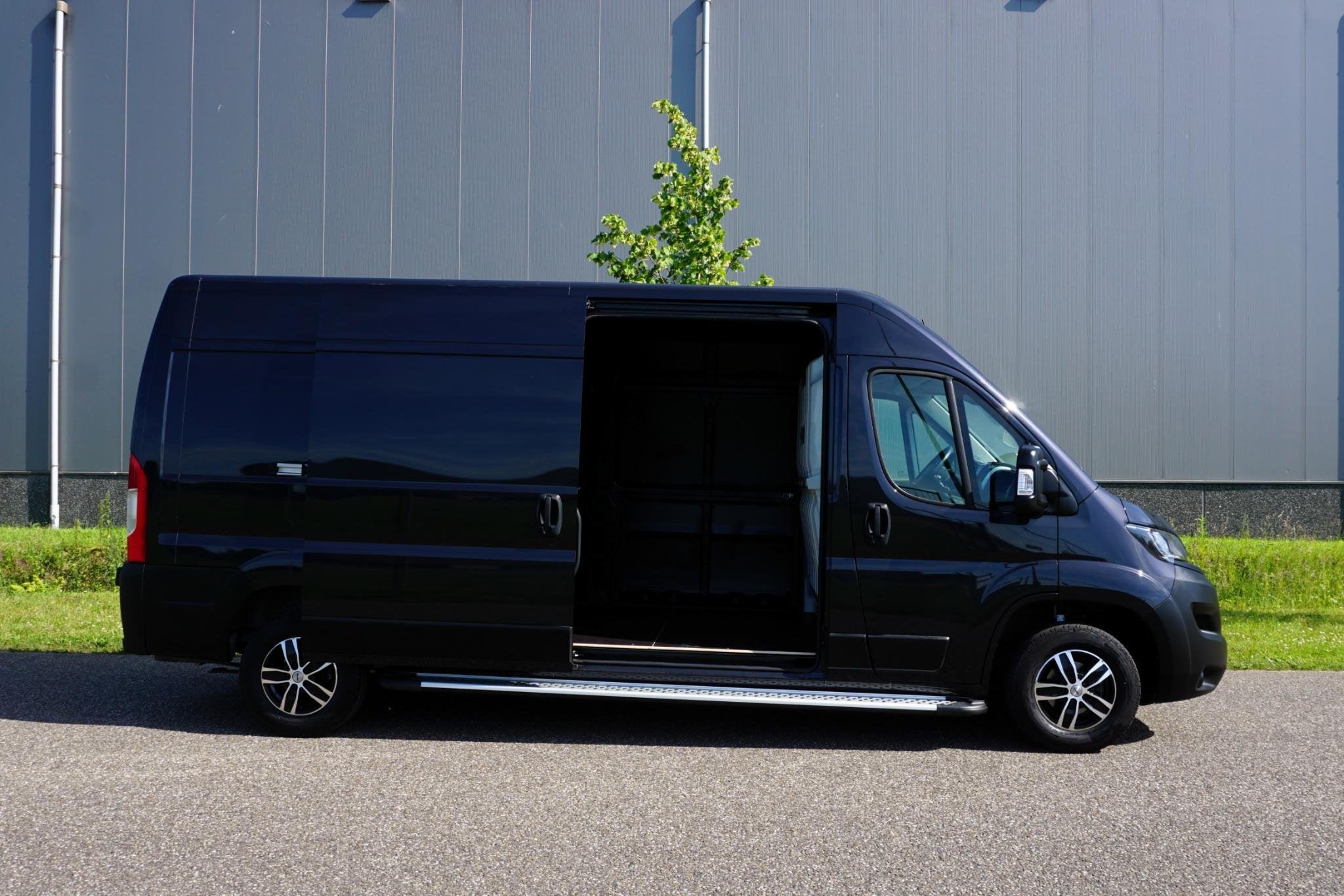 Peugeot Boxer 2.2 BlueHDi 165 L3H2 3.5t in nieuwstaat |Trekh, Auto's, Voorwielaandrijving, Stof, Gebruikt, 4 cilinders