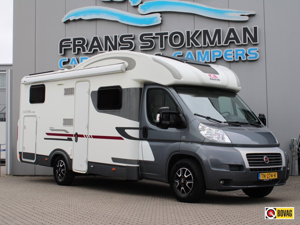 Adria Matrix Axess M 680 SL, Caravans en Kamperen, Buscamper of Camperbus, Ringverwarming, Fiat, Koelkast
