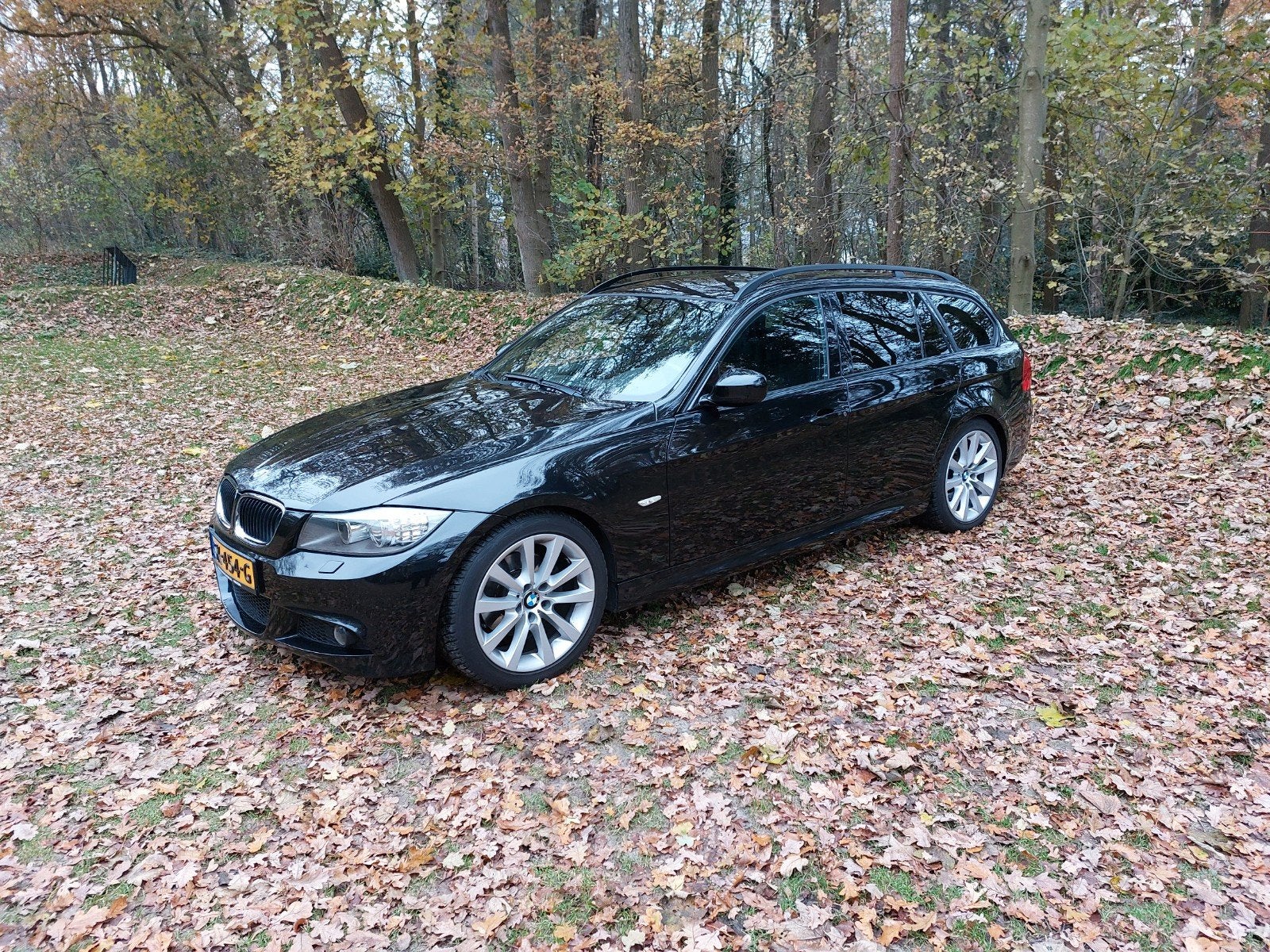 BMW 3-Serie 2.0 D 318 Touring 2009 Zwart, 21 km/l, 745 kg, Achterwielaandrijving, 1995 cc