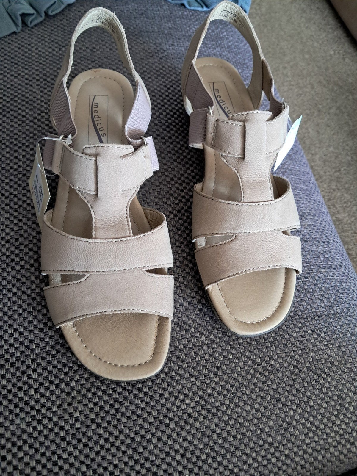 Sandalen mt 6 zijn nieuw van Medicus met prijskaartje, Ophalen, Nieuw, Sandalen of Muiltjes