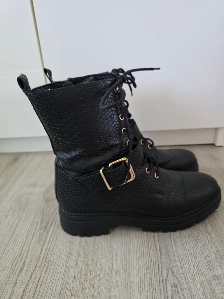 Omoda laarsjes maat 43, Kleding | Dames, Schoenen, Zwart, Omoda, Lage of Enkellaarzen, Ophalen of Verzenden