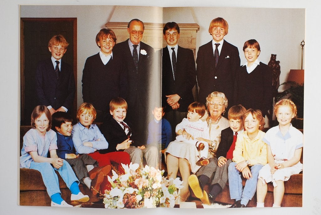 Koninklijk Album Vorsten 1985 - Portretten van Oranje, Verzenden, Zo goed als nieuw