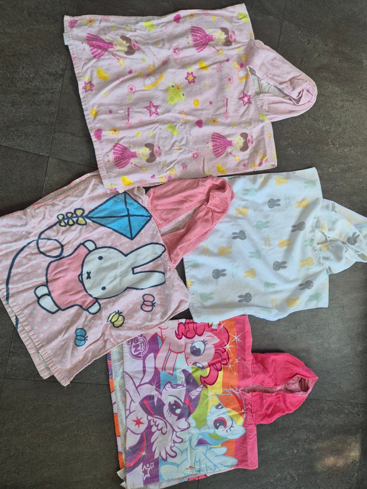 Leuke kinderponcho's / badcapes (Miffy, My Little Pony), Ophalen of Verzenden, Gebruikt