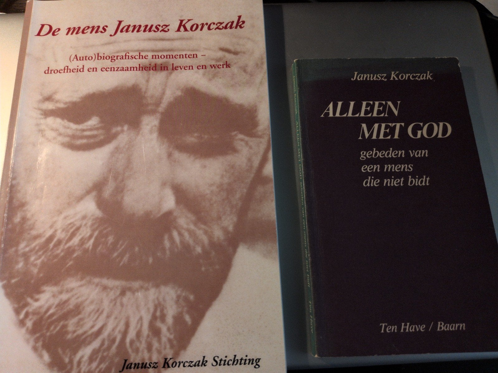 De mens Janusz Korczak en Alleen met God, Ophalen of Verzenden