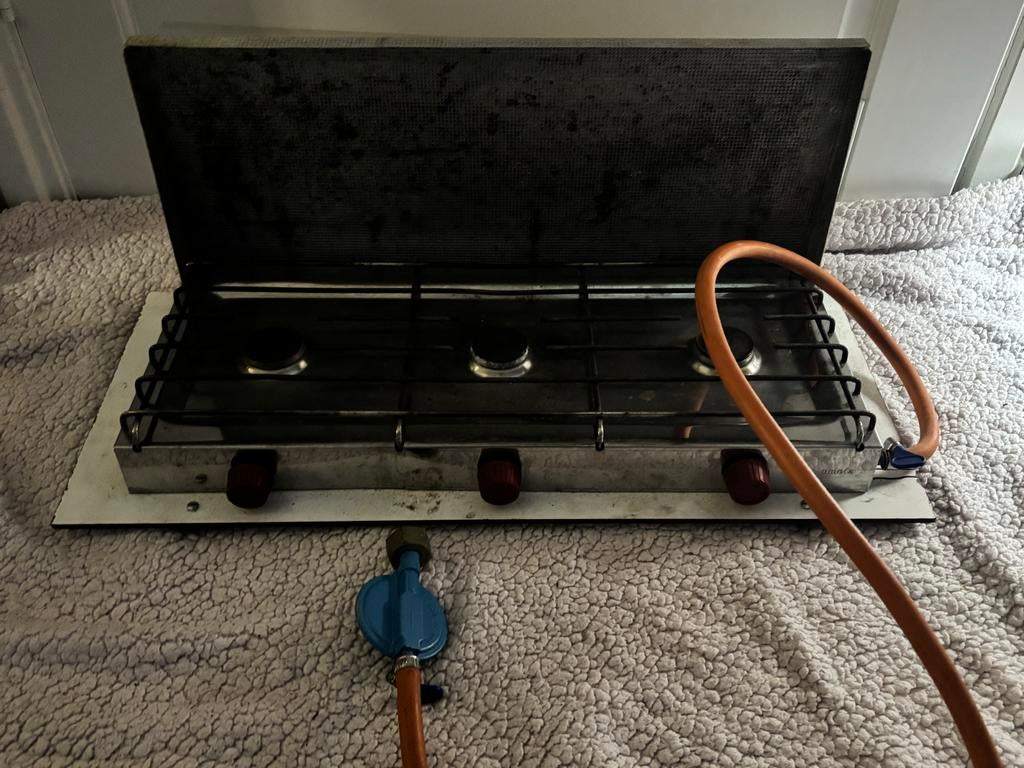Camping gasstel met 3 pitten en gasslang, Ophalen of Verzenden, Zo goed als nieuw