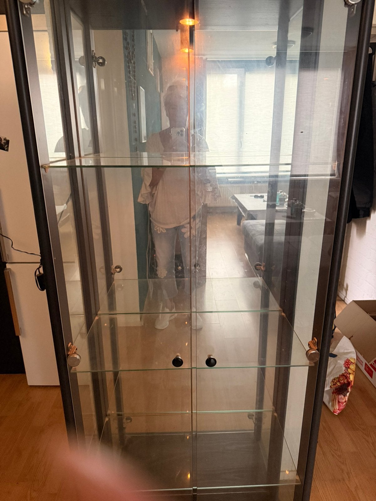 Glazen vitrinekast, Huis en Inrichting, Kasten | Vitrinekasten, Ophalen, 50 tot 100 cm, Zo goed als nieuw, 150 tot 200 cm