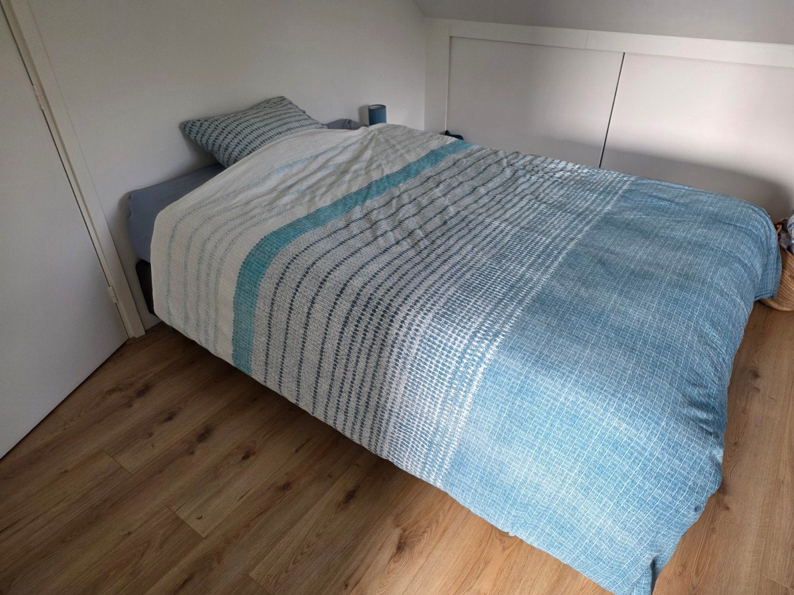 Karlsson boxspring met matras (140x210), Ophalen, Gebruikt, 210 cm, Tweepersoons