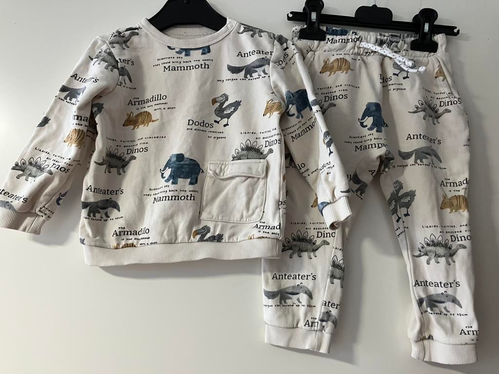 C&A Baby Setje trui en broek dieren maat 92, Ophalen of Verzenden, Zo goed als nieuw, Jongen, Setje