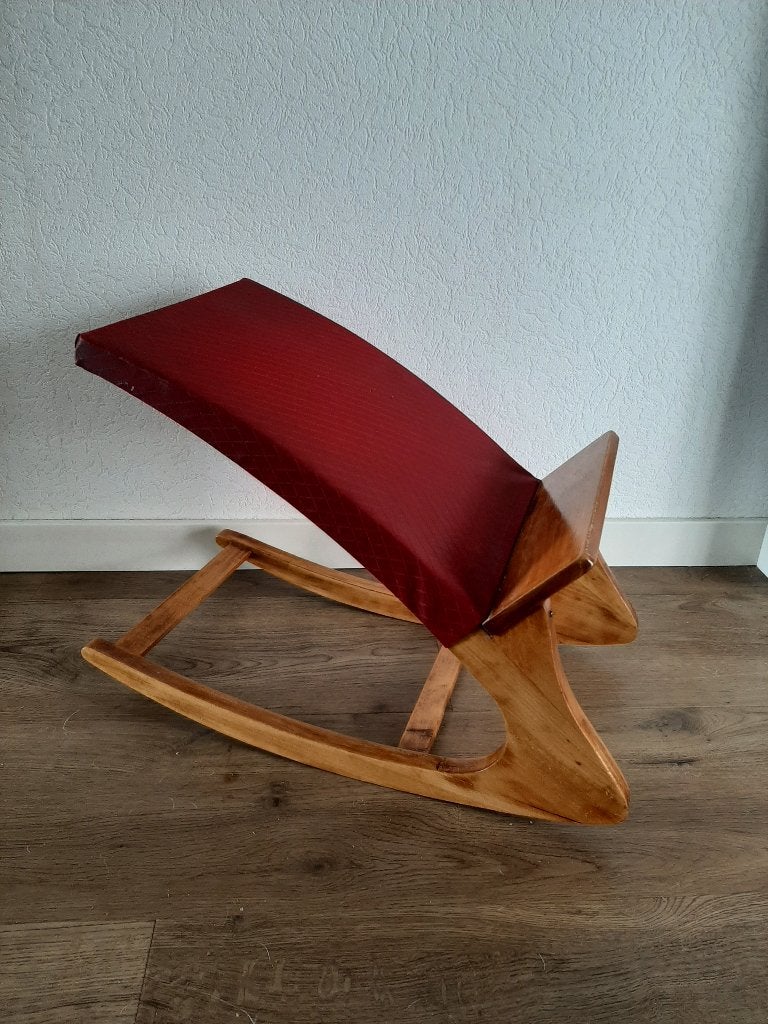 Vintage voetenbankje. Bankje voor de voeten, Hout, Minder dan 50 cm, Gebruikt, Minder dan 50 cm