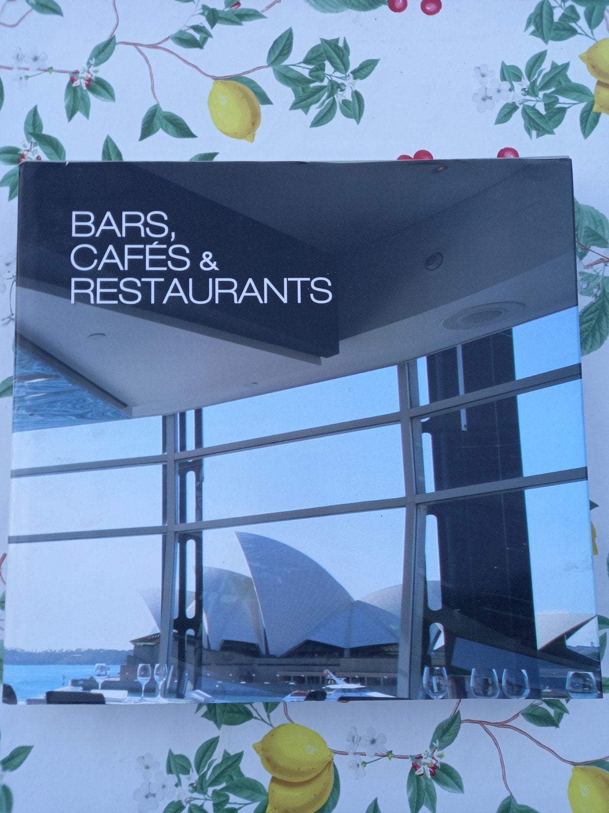 M7 Bars, Cafés & Restaurants - Inspiratieboek, Ophalen of Verzenden, Gelezen, Onbekend, Wereld overig